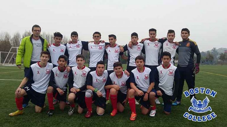 FUTBOL-BOSTON-COLLEGE-ALTO-MACUL
