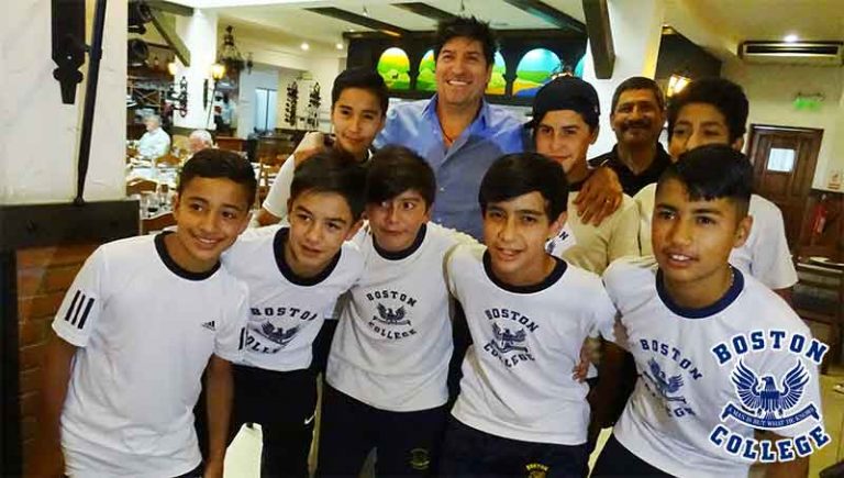 ivan-zamorano-y-boston-college-la-farfana