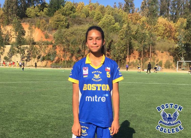 sabrina-clavijo---futbol-boston-college
