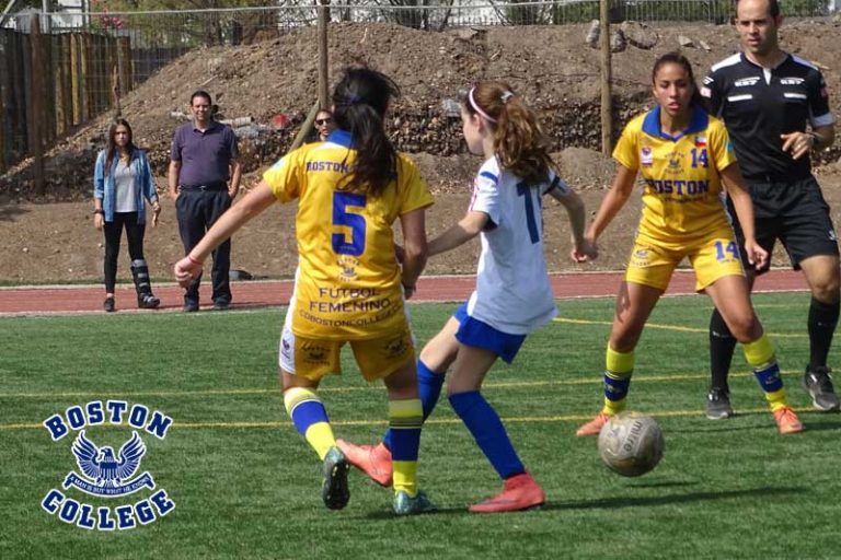 Futbol-escolar-Boston-College-La-Farfana