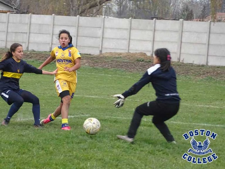FUTBOL-FEMENINO-BOSTON-COLLEGE-LA-FARFANA---CARLA-PEREZ